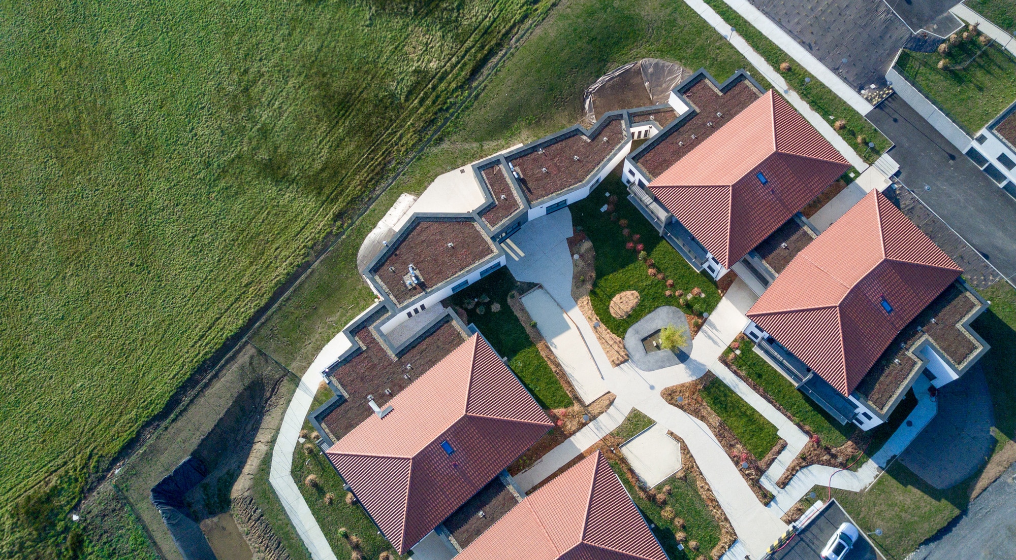 Les Vespérales Drone